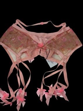 For Love and Lemons Pink Floral Lace Garter Belt with Bow Accents Size M, NWT